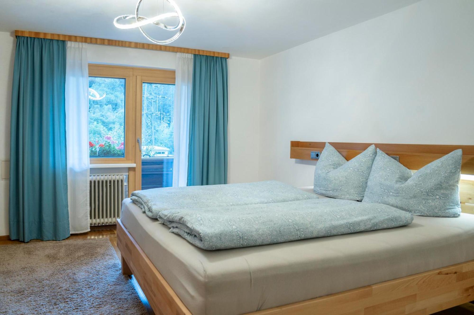 Haus Limat Appartement Schruns Buitenkant foto